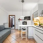 Modern Apartment, Cimiano Metro, Wifi, Ac Apartment